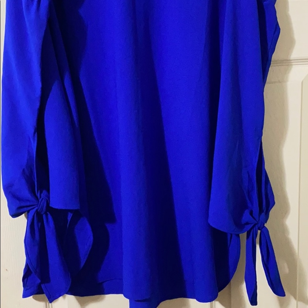 Cold shoulder blouse - Picture 2 of 3